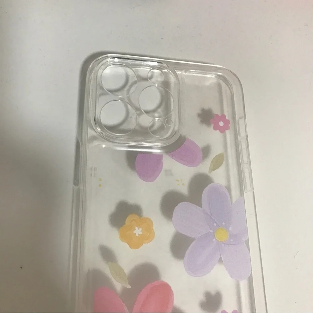 3/$15 *New*! I Phone 14 pro max clear phone case with floral print